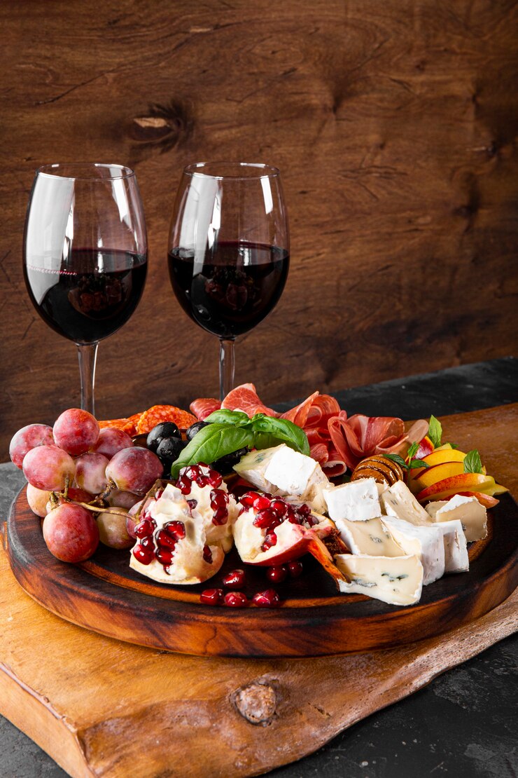 Harmonizações clássicas e surpreendentes com vinhos: o que vai bem na sua mesa