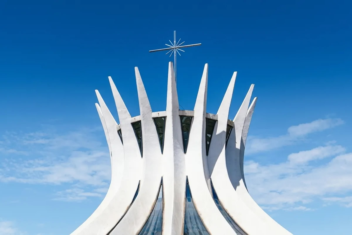 Brasília, 66 Anos de História: Uma Homenagem do Dona