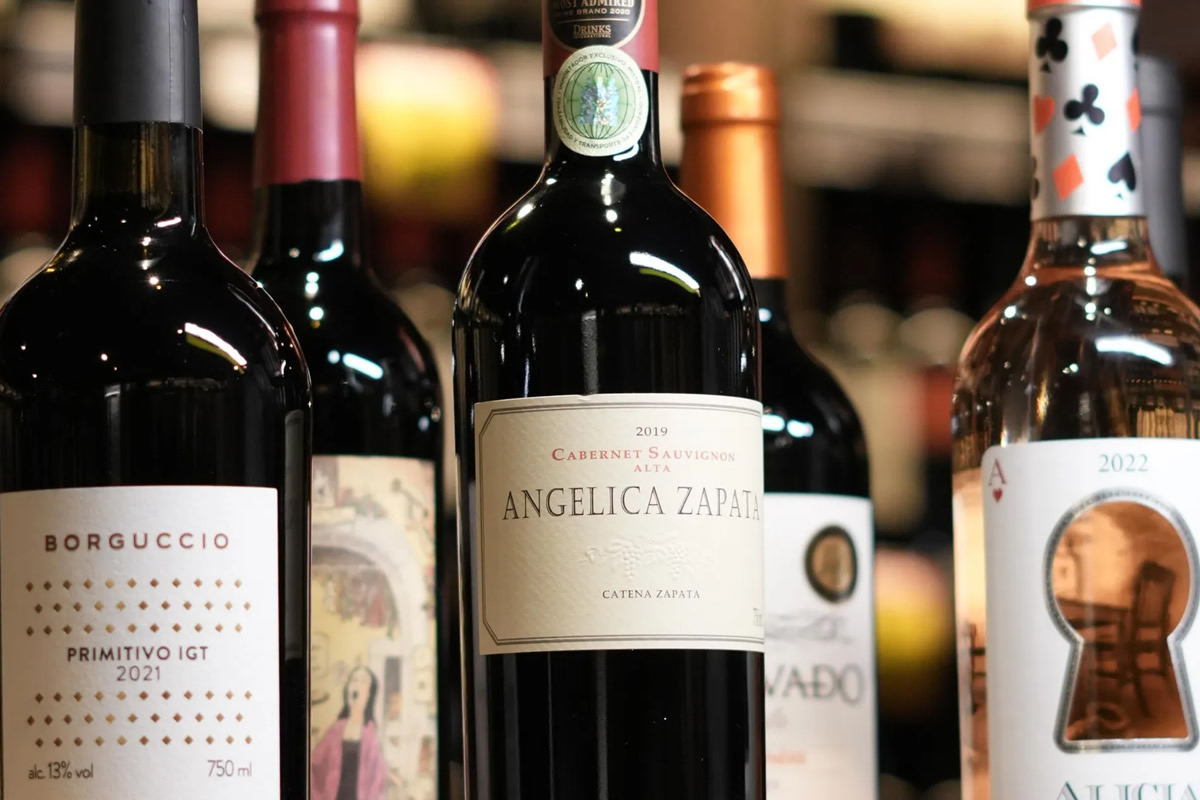 Vinhos de Outono: 3 Rótulos da Nossa Adega para Harmonizar com as Noites Mais Frescas de Brasília